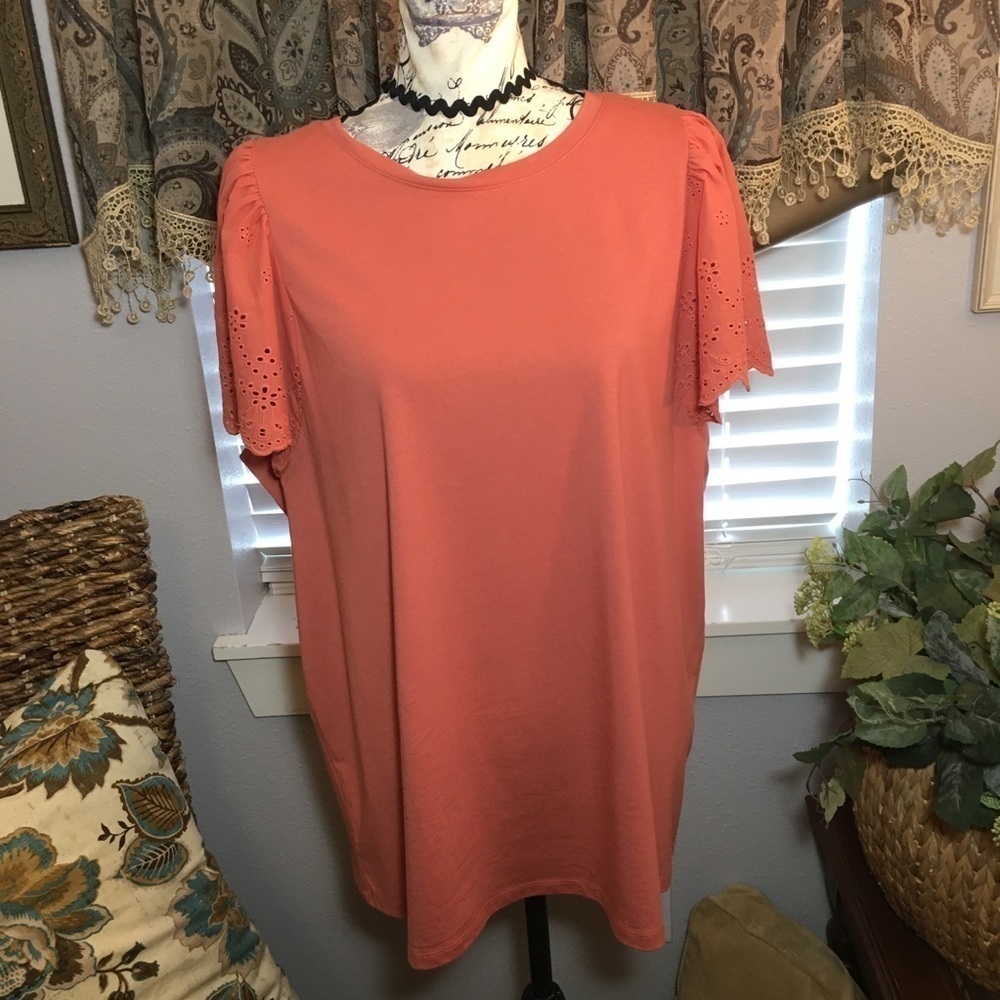 NWT AVA & VIV lace cap sleeve t shirt